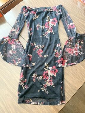 Guess Y2K Off Shoulder Vampy Lace Witchy Wiggle Dress Size XS